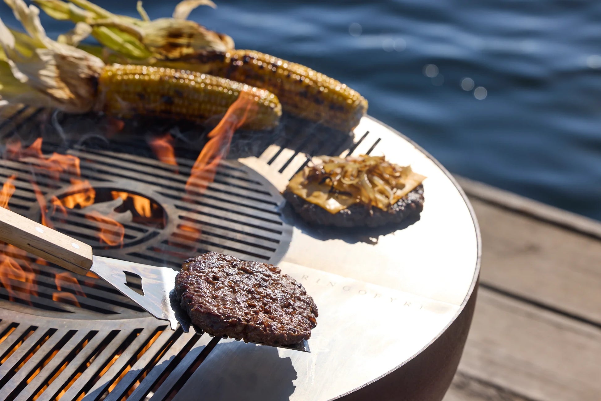 FIRE PIT & GRILL