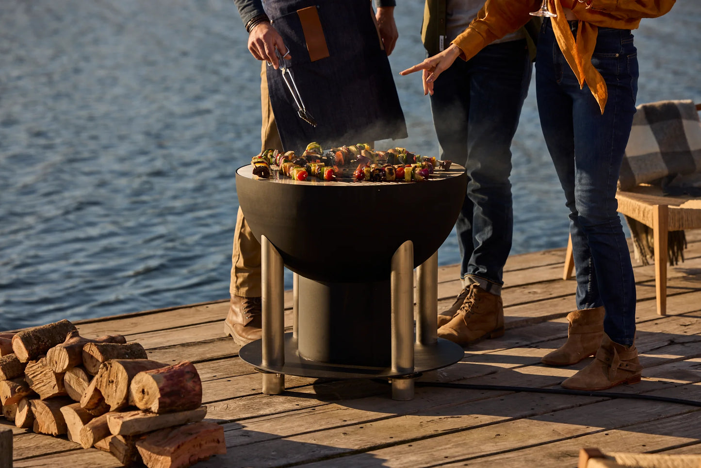 FIRE PIT & GRILL